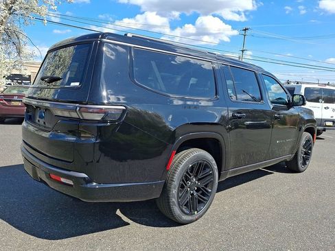 New 2026 Jeep Grand Wagoneer L Limited AWD/4WD image 4