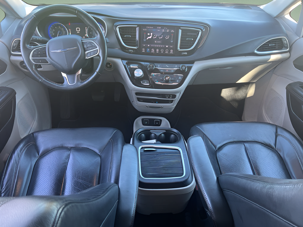 Used 2020 Chrysler Pacifica Touring-L Plus FWD image 18
