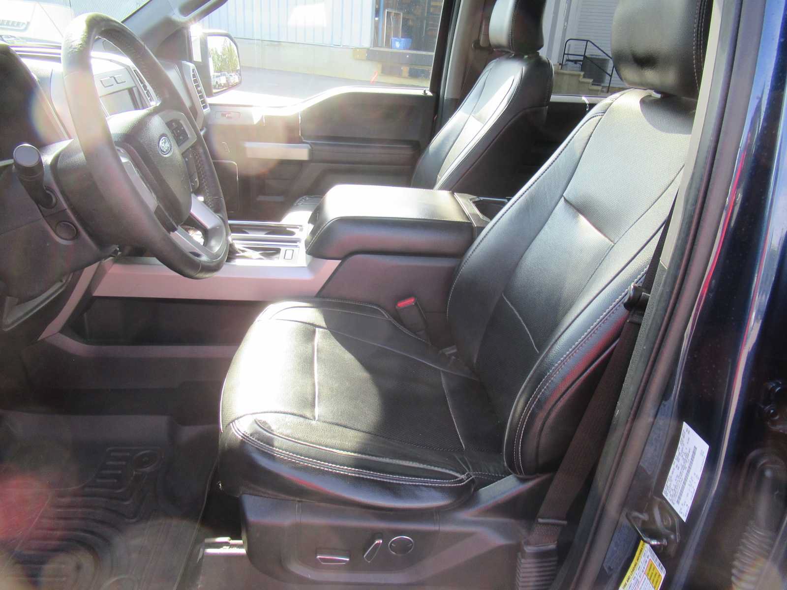Used 2016 Ford F150 Lariat w/ Equipment Group 502A Luxury AWD/4WD image 13