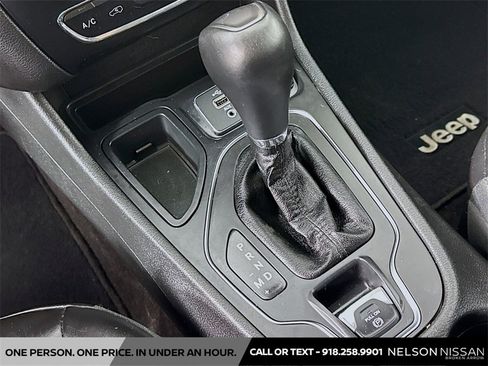 Used 2019 Jeep Cherokee Latitude Plus image 16