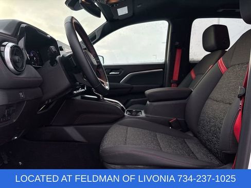 Used 2024 Chevrolet Colorado Z71 w/ Z71 Convenience Package 2 image 19