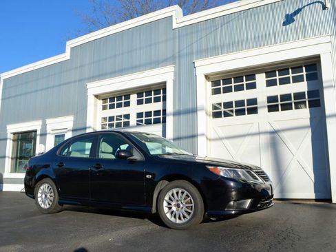 Used 2010 Saab 9-3 2.0T image 3