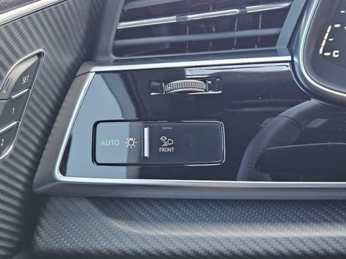 Used 2025 Audi SQ7 Prestige w/ Prestige Package AWD/4WD image 21
