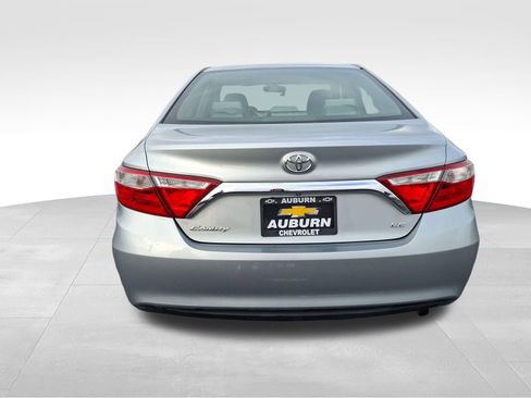 Used 2017 Toyota Camry LE image 5