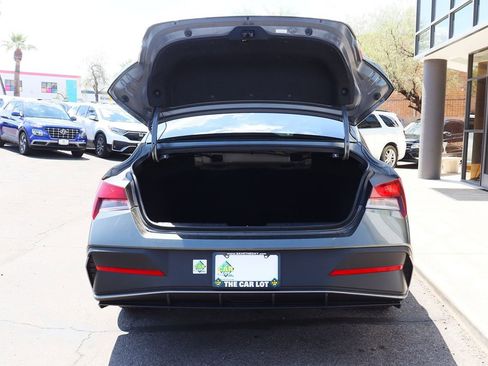 Used 2024 Hyundai Elantra SE image 22