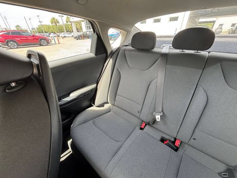 Used 2025 Kia K4 FWD image 38