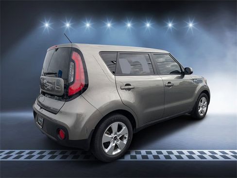 Used 2017 Kia Soul image 3