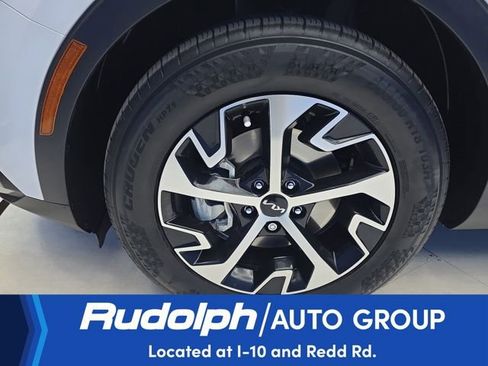 Used 2025 Kia Sportage EX image 9