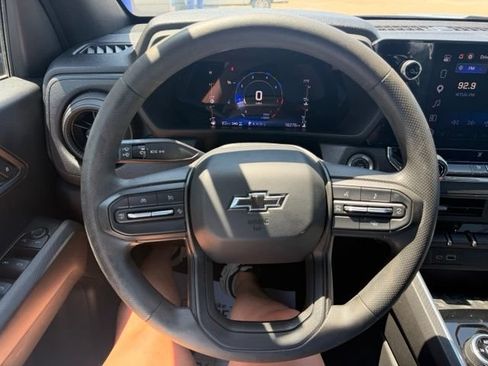 Used 2023 Chevrolet Colorado Trail Boss AWD/4WD image 17