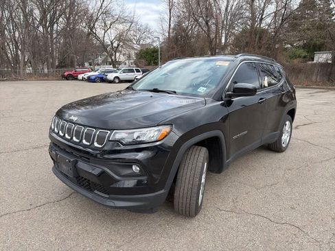 Used 2022 Jeep Compass Latitude image 1