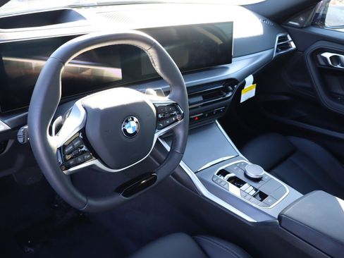 Used 2025 BMW 230i xDrive Coupe w/ Premium Package image 9