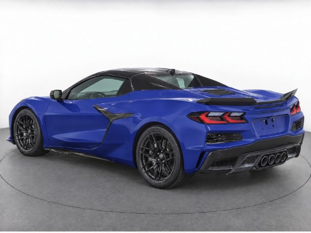 Used 2025 Chevrolet Corvette Z06 RWD image 3