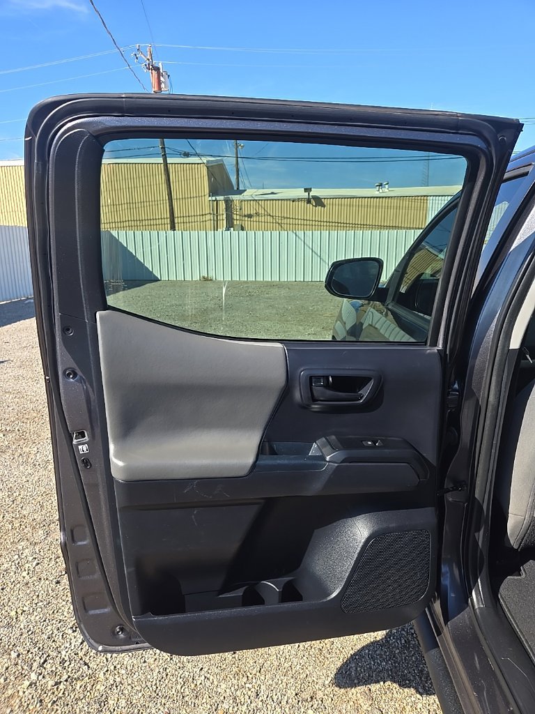 Used 2017 Toyota Tacoma SR w/ SR Convenience Package RWD image 14