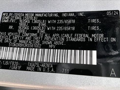 Used 2024 Toyota Highlander LE AWD/4WD image 34