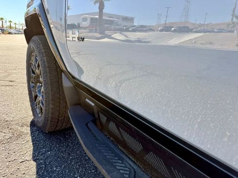 New 2026 GMC Hummer EV 4x4 Crew Cab image 11