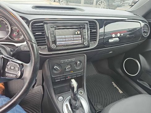 Used 2014 Volkswagen Beetle 2.5 image 13