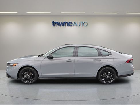 Used 2025 Honda Accord SE image 2