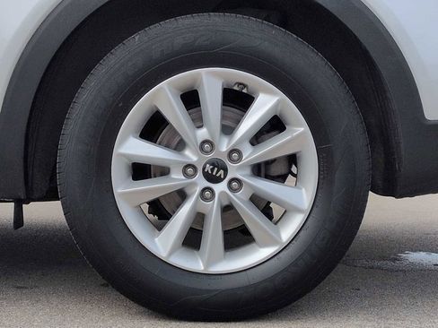 Used 2019 Kia Sorento LX w/ LX Convenience Package FWD image 14