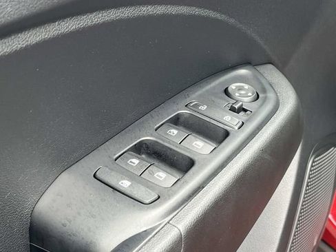 Certified 2025 Hyundai Venue SEL FWD image 24