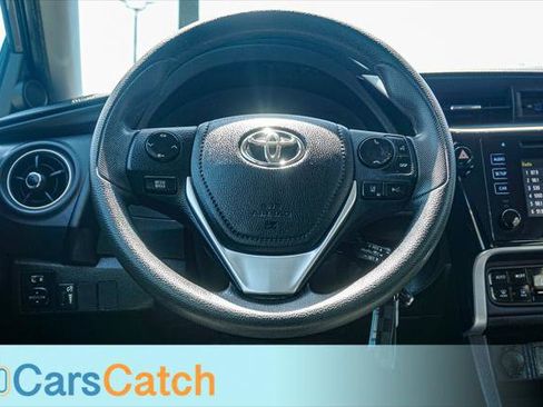 Used 2018 Toyota Corolla LE w/ Carpet Mat Package (TMS) FWD image 18