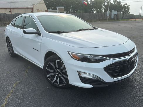 Used 2022 Chevrolet Malibu RS image 1