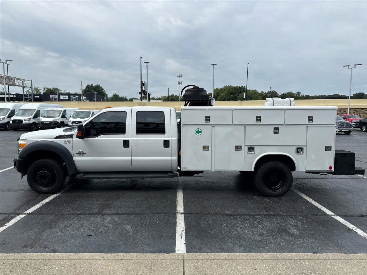 Used 2016 Ford F550 2WD Crew Cab Super Duty image 5