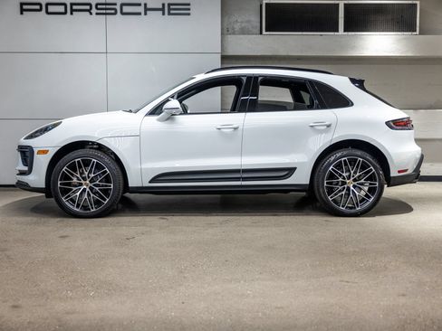 Certified 2026 Porsche Macan AWD/4WD image 2