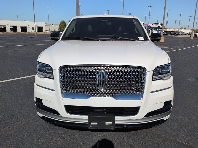 Used 2024 Lincoln Navigator L Reserve AWD/4WD image 2