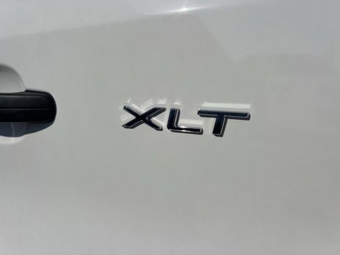 Used 2025 Ford Transit 350 XLT image 5