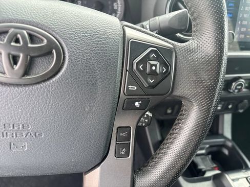Used 2019 Toyota Tacoma TRD Sport w/ Technology Package AWD/4WD image 16