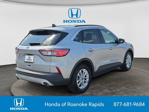 Used 2022 Ford Escape SE w/ Convenience Package FWD image 5
