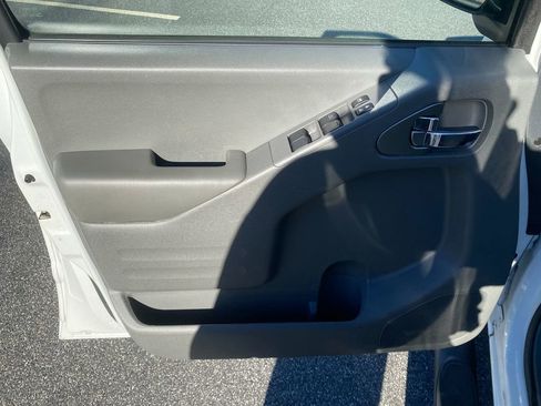 Used 2019 Nissan Frontier SV w/ Value Truck Package image 11