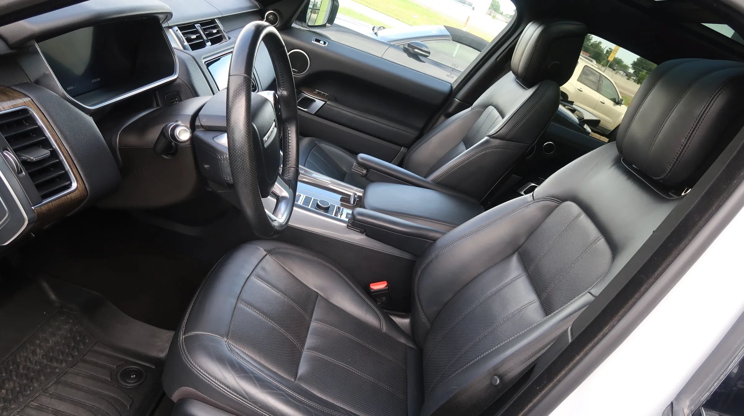 Used 2018 Land Rover Range Rover Sport HSE AWD/4WD image 17