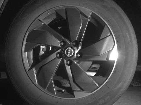 Used 2025 Nissan Rogue SV image 12