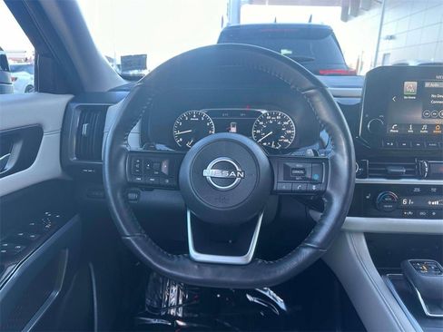 Certified 2024 Nissan Pathfinder SL image 15