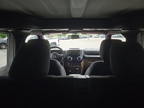 Used 2014 Jeep Wrangler Sahara w/ Connectivity Group AWD/4WD image 10
