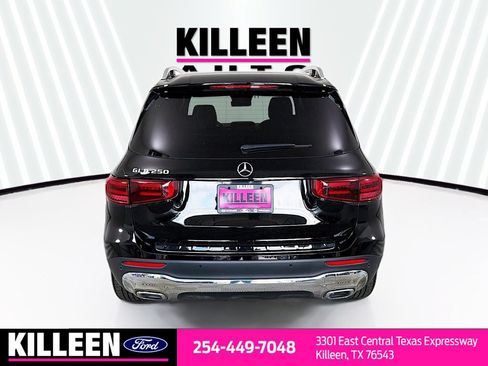 Used 2025 Mercedes-Benz GLB 250 w/ Exclusive Package image 7
