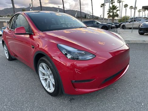 Used 2023 Tesla Model Y Long Range AWD/4WD image 3