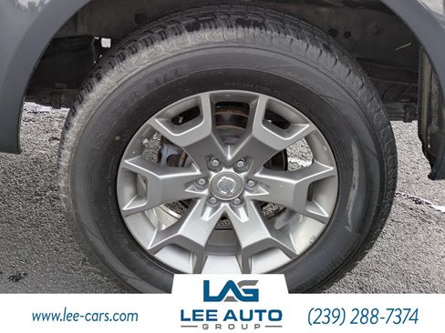 Used 2014 Nissan Frontier SL RWD image 9