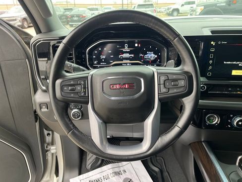 Used 2022 GMC Sierra 1500 SLT w/ SLT Convenience Package image 18