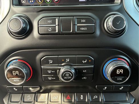 Used 2019 Chevrolet Silverado 1500 LT w/ All-Star Edition AWD/4WD image 24