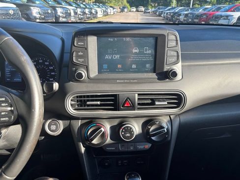 Used 2021 Hyundai Kona SEL AWD/4WD image 12