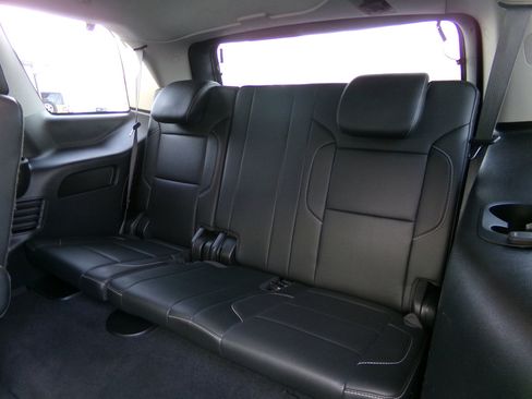 Used 2020 GMC Yukon SLT image 32