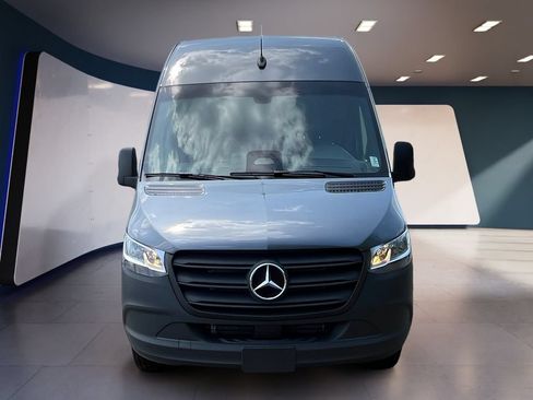 Used 2025 Mercedes-Benz Sprinter 2500 image 7