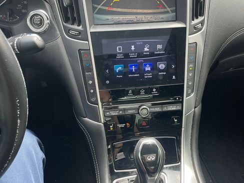 Used 2019 INFINITI Q60 3.0t Luxe w/ Essential Package image 17