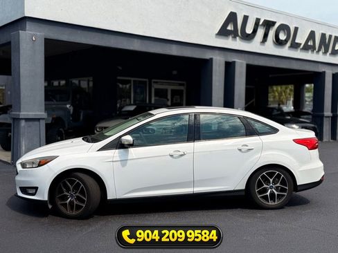 Used 2018 Ford Focus SEL FWD image 4