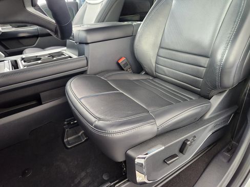 Certified 2025 Ford F250 Platinum w/ Tremor Off-Road Package image 12