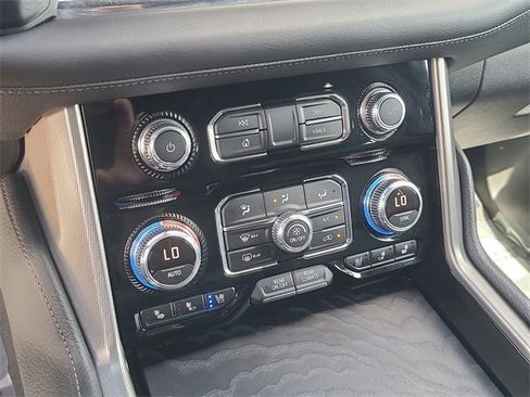 Used 2022 GMC Yukon Denali image 35