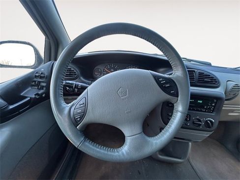 Used 2000 Dodge Grand Caravan SE image 12