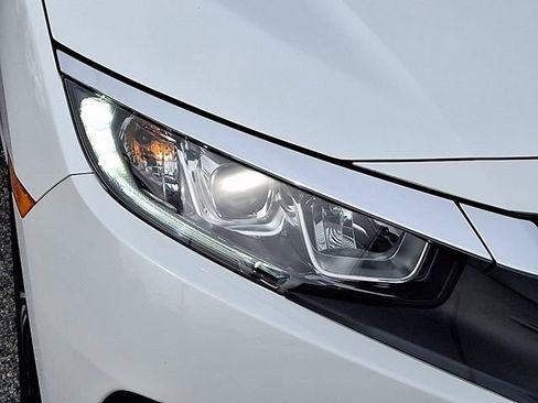 Used 2018 Honda Civic EX-L image 9